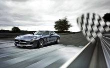  Mercedes-Benz SLS   !!